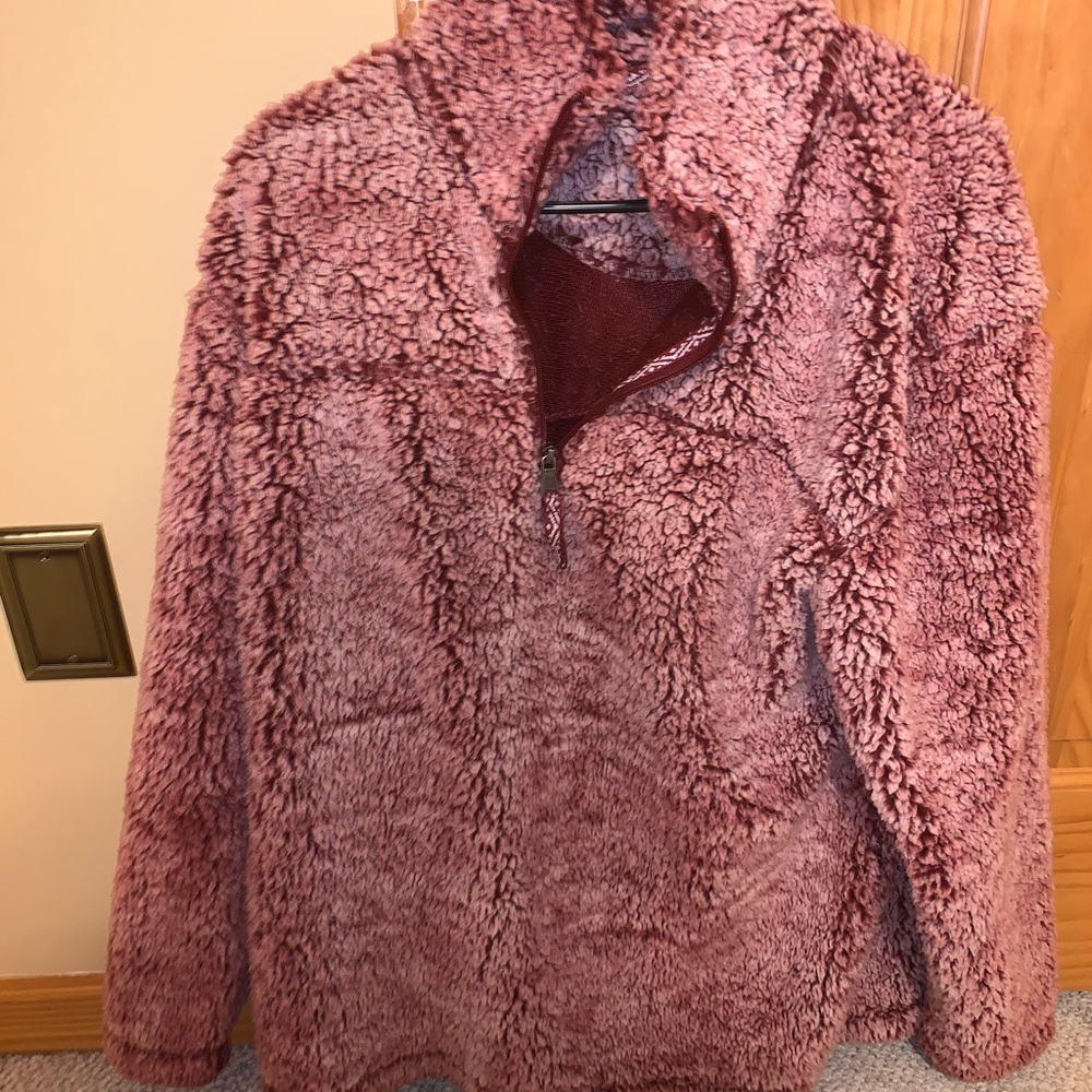 Pinkish/red, true grit off brand, pull over